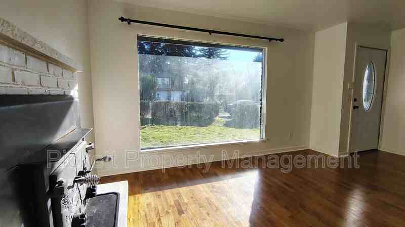 1316 E Hope St - Photo 4 of 19