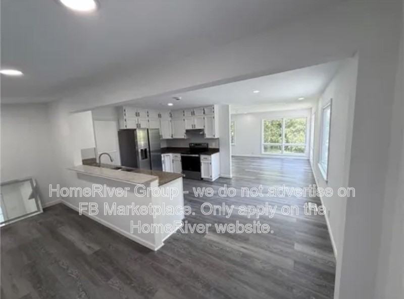 4639 N Holmes St - Photo 4 of 31