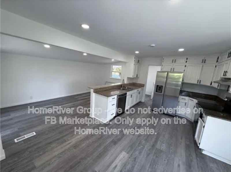 4639 N Holmes St - Photo 5 of 31