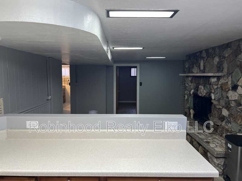 272 Cedar St - Photo 7 of 27