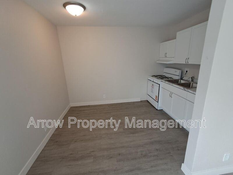 1416 Oakland Rd Ne - Photo 2 of 9