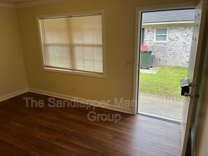 634 Cashew St #B - Photo 4 of 9