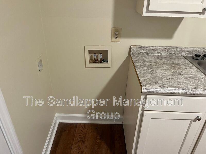 634 Cashew St #B - Photo 5 of 9