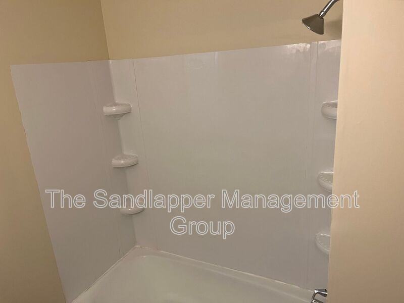 634 Cashew St #B - Photo 7 of 9