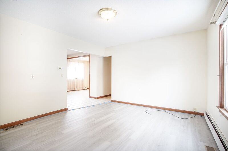 13 1/2 Weston St #1 - Photo 4 of 14