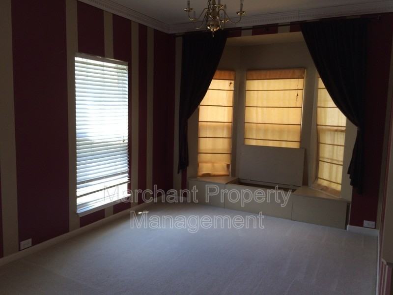 305 Londonderry Ct - Photo 4 of 20