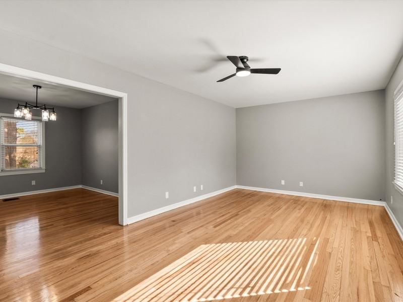 1403 Lowell Dr Se - Photo 3 of 23