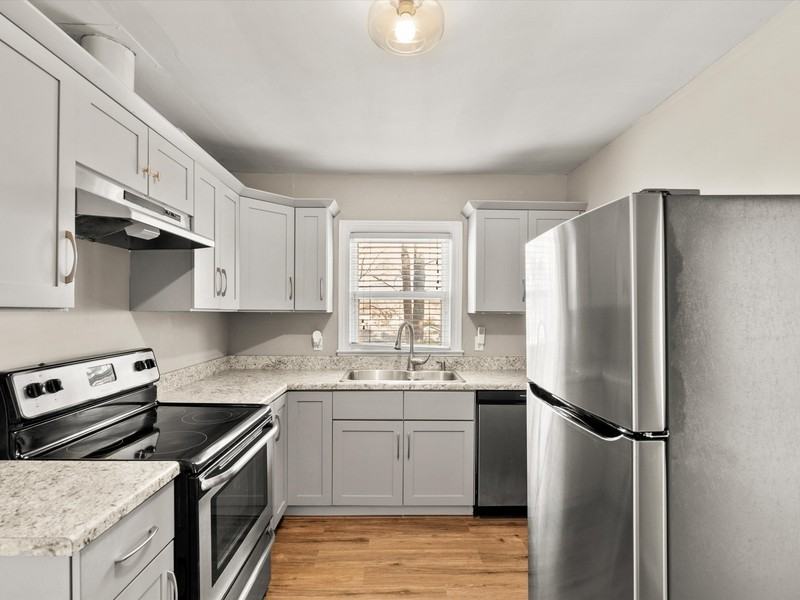 1403 Lowell Dr Se - Photo 7 of 23