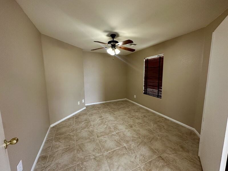 41841 W Sunland Dr - Photo 5 of 17