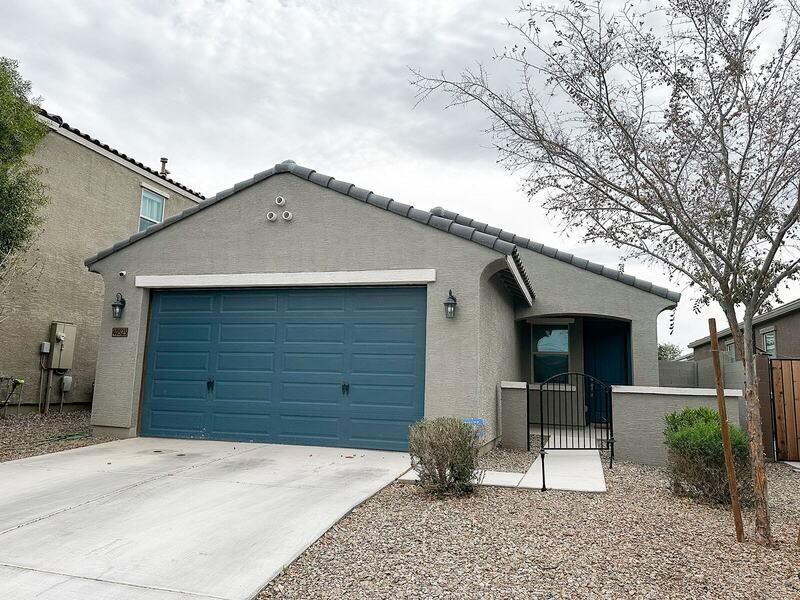 40523 W Shaver Dr - Photo 2 of 33