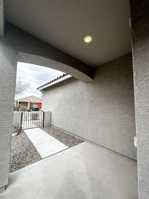 40523 W Shaver Dr - Photo 3 of 33