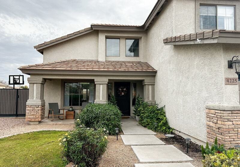 4225 E Ivanhoe St - Photo 3 of 50