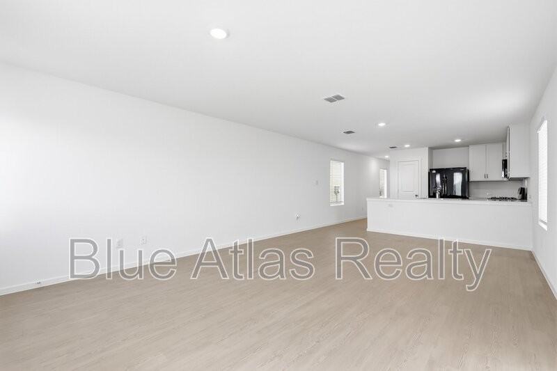 12200 Steeplechase Dr - Photo 6 of 19