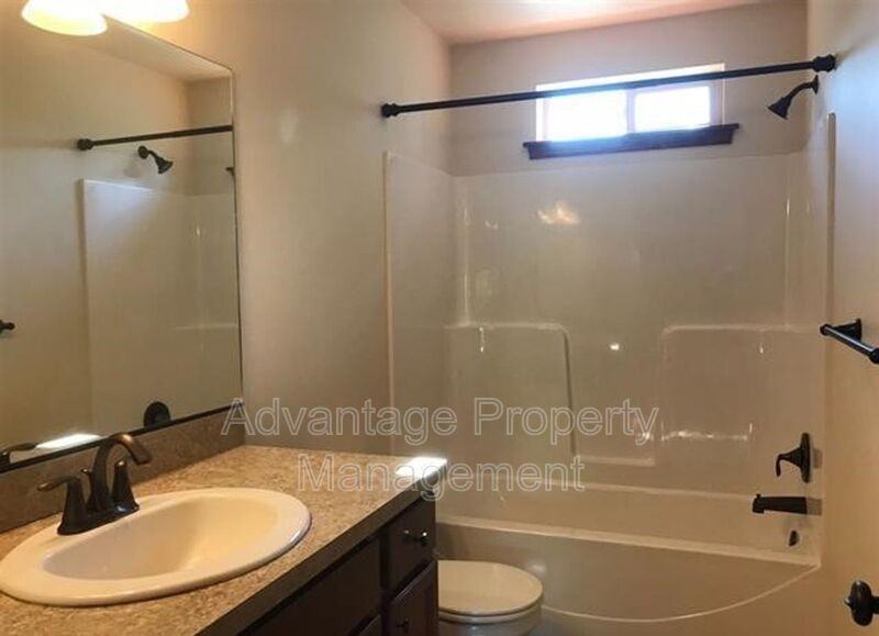 1645 Nw Kings Blvd - Photo 3 of 22