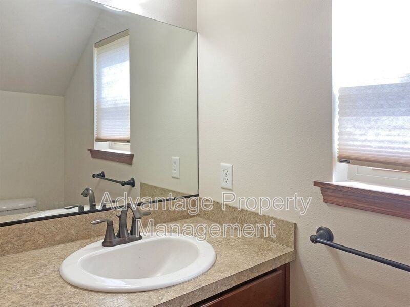 1645 Nw Kings Blvd - Photo 7 of 22