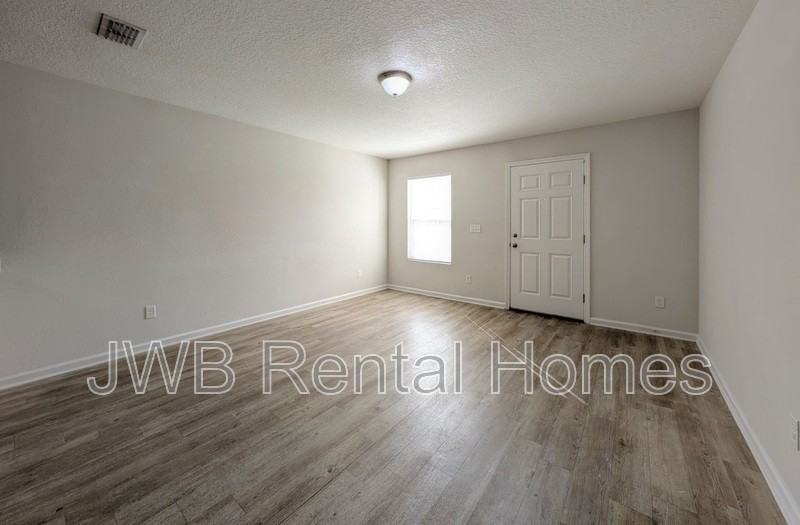 8476 Mcgirts Village Ln - Photo 6 of 17