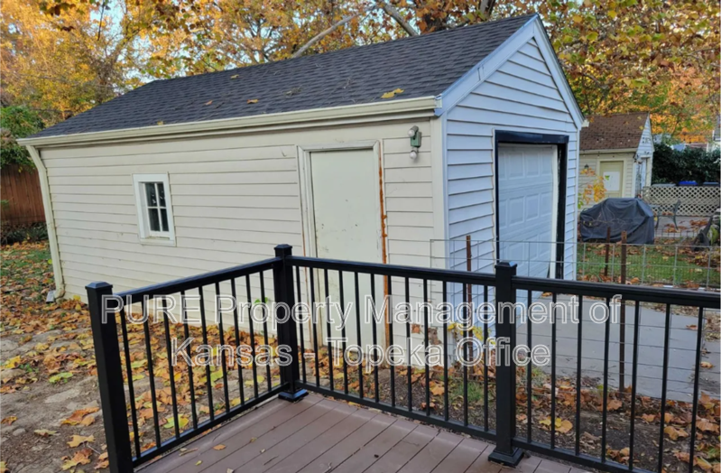 310 Sw Hillside Ave - Photo 4 of 27