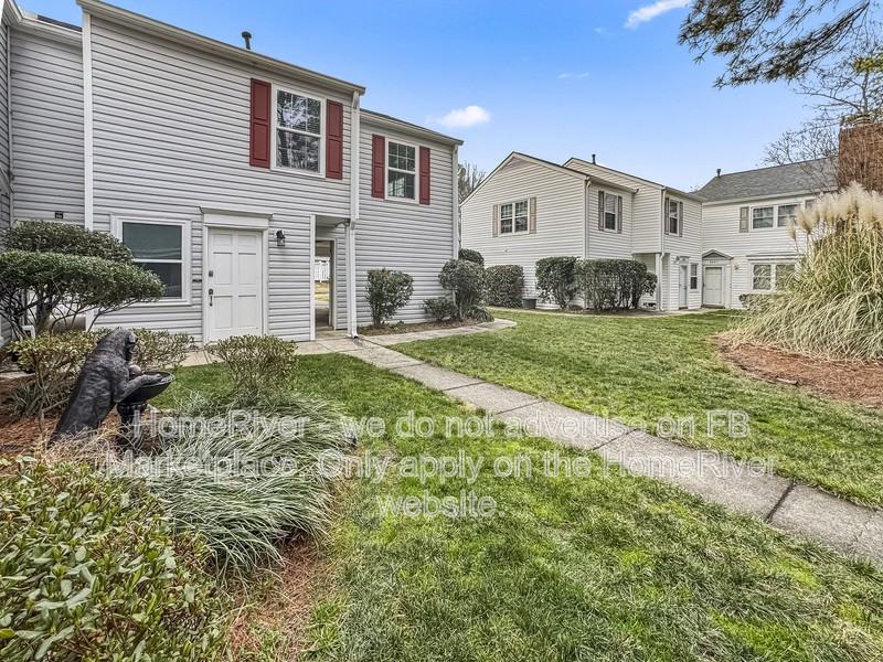 8513 Castle Pine Ct - Photo 3 of 20