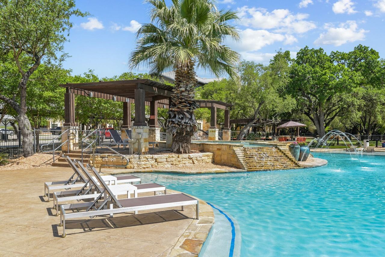 Platinum Shavano Oaks - Photo 4 of 27