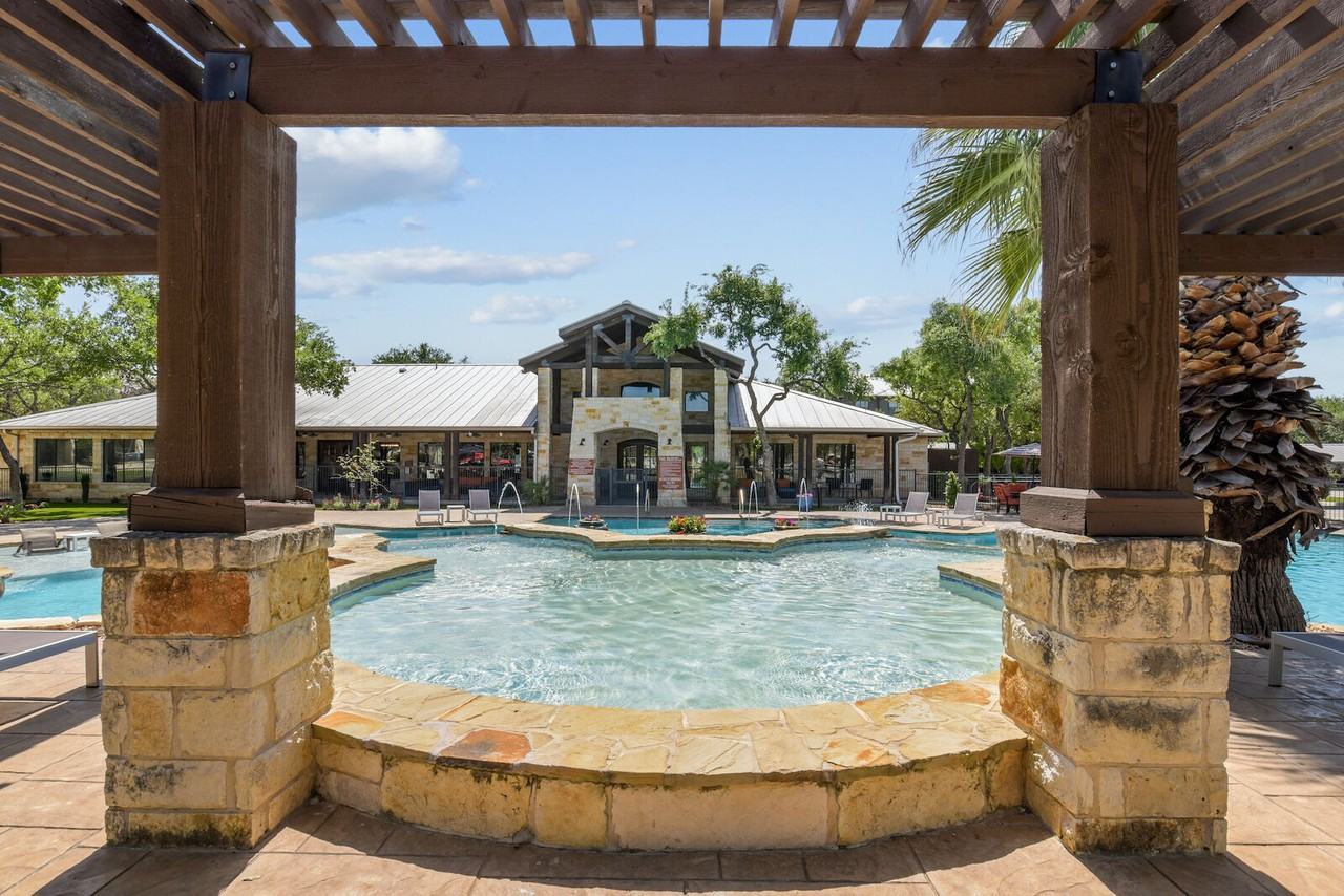 Platinum Shavano Oaks - Photo 5 of 27
