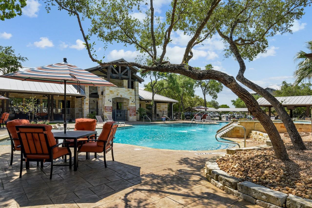 Platinum Shavano Oaks - Photo 6 of 27