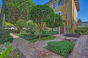 featured image of 72 Se 6th Ave #C