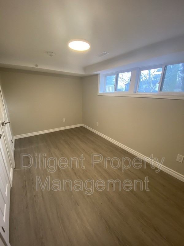 1528 Redwood Dr - Photo 5 of 22