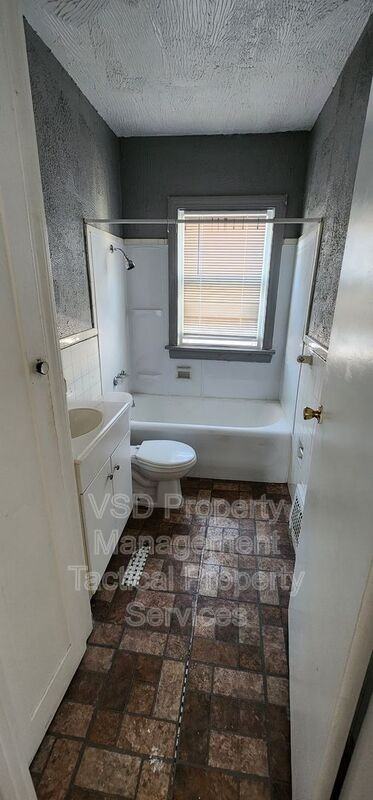 14717 Milverton Rd #UP - Photo 7 of 19