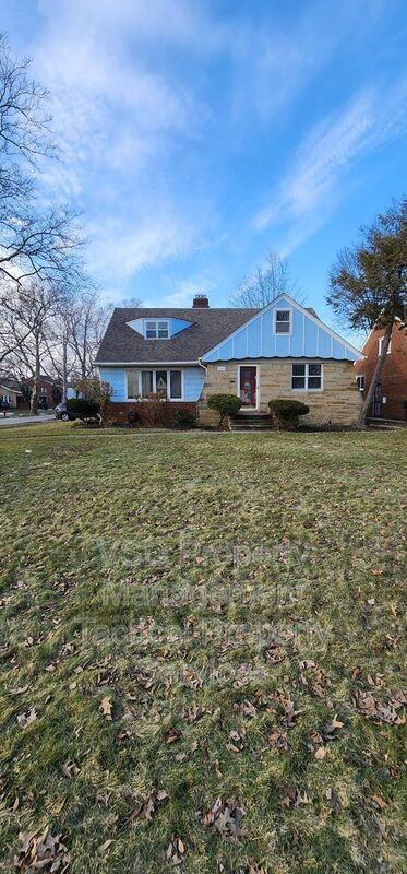 21329 Lake Shore Blvd - Photo 4 of 35