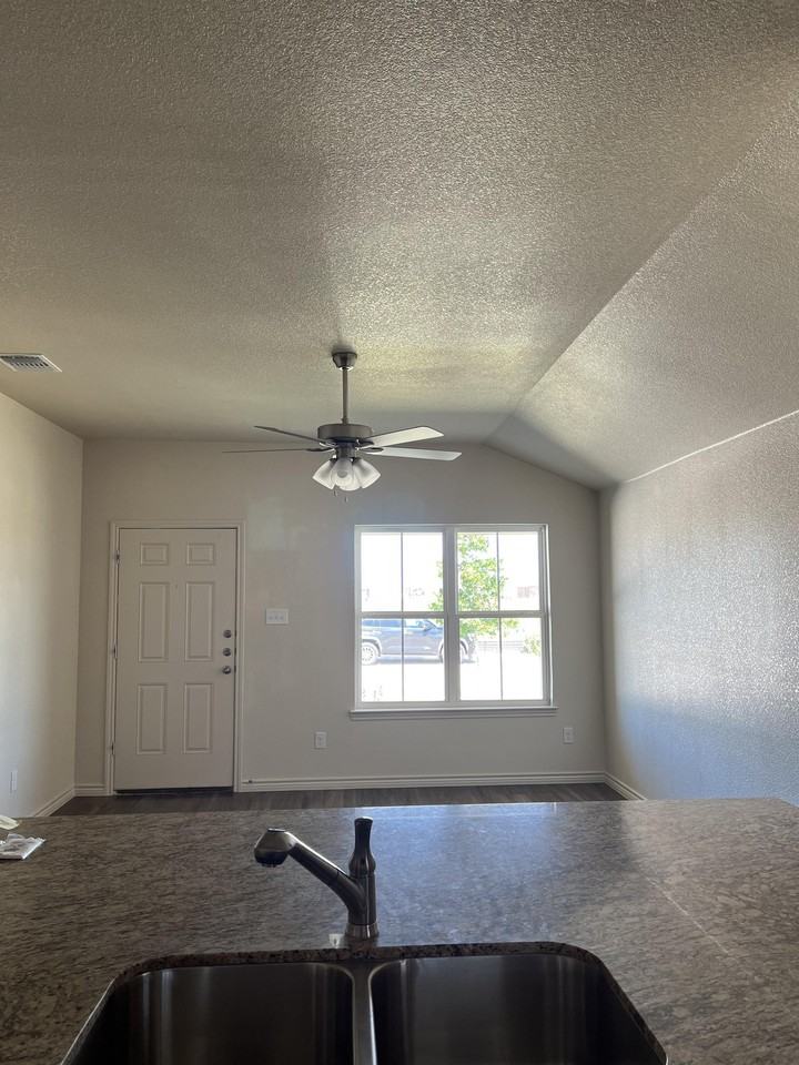 5800 McGregor Loop unit A - Photo 3 of 37