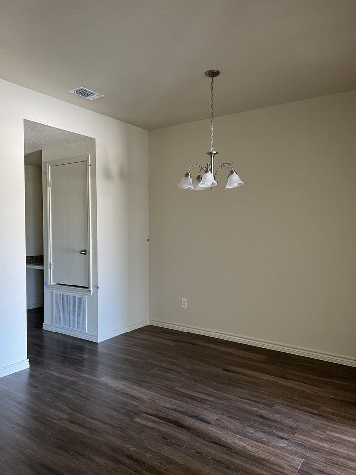 5800 McGregor Loop unit A - Photo 6 of 37