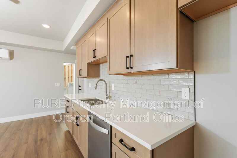 2659 Ne Justus Ave - Photo 2 of 19