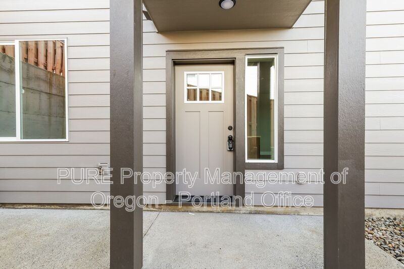 2659 Ne Justus Ave - Photo 5 of 19