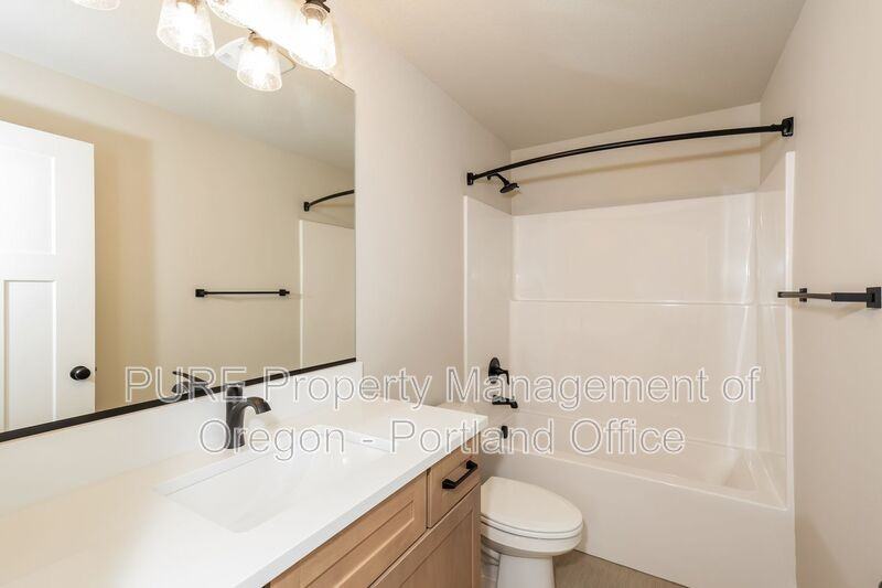 2659 Ne Justus Ave - Photo 6 of 19