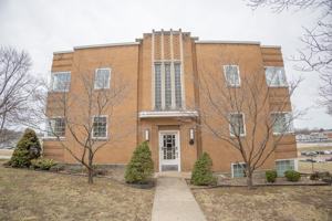 featured image of 201 W Mccarty St