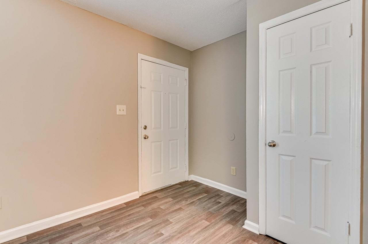 Cleveland St. Apartments - Photo 5 of 19