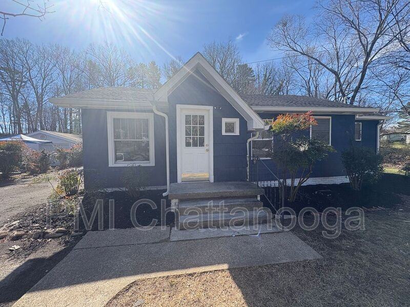 409 Hickory St - Photo 2 of 4