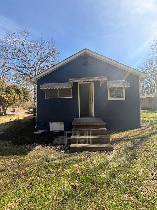 409 Hickory St - Photo 3 of 4