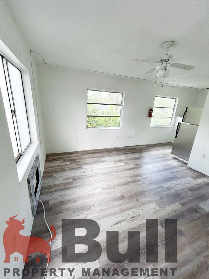 1038 West Jefferson Street - Photo 3 of 10