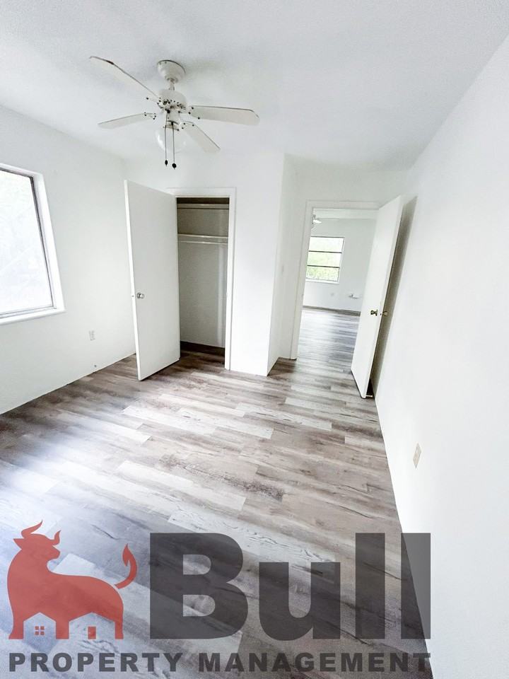 1038 West Jefferson Street - Photo 4 of 10