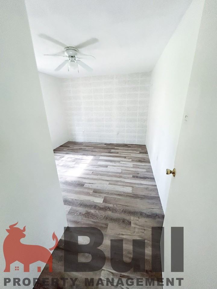 1038 West Jefferson Street - Photo 6 of 10