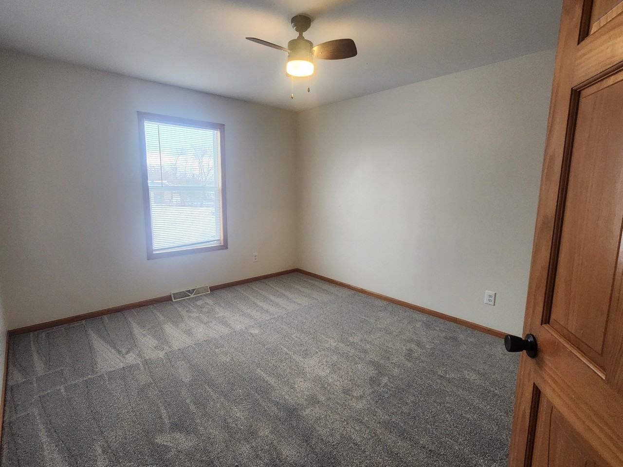 6305 32nd Avenue - Photo 3 of 11