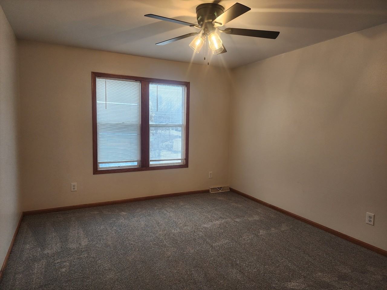 6305 32nd Avenue - Photo 6 of 11