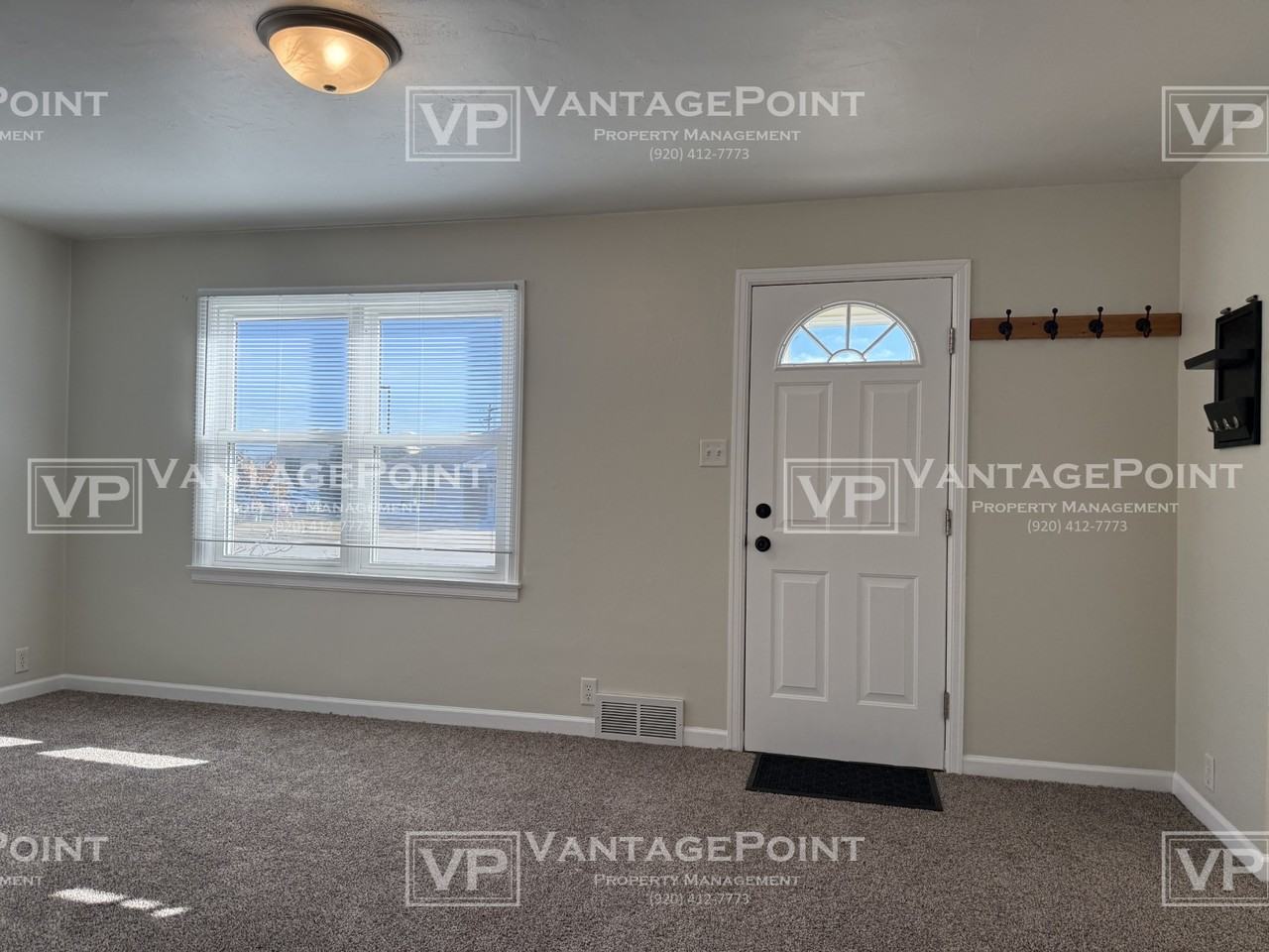 1700 Patriot Way - Photo 3 of 20