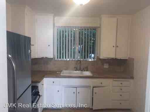 920 Westbourne Dr - Photo 2 of 15