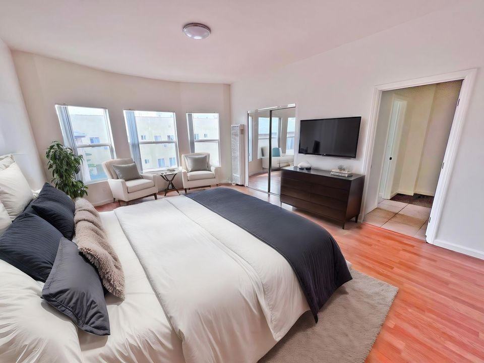 2801 San Marino Street - Photo 6 of 50