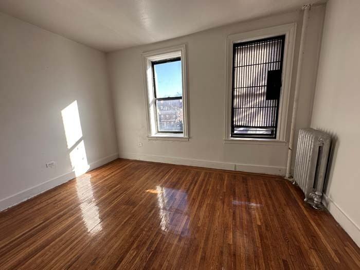 3505 Wayne Avenue - Photo 5 of 11