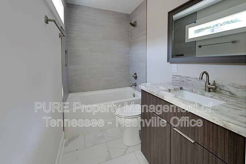 2713 Torbett St #D - Photo 5 of 15