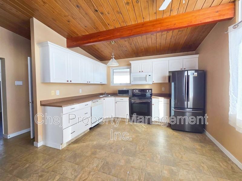 8820 Meadowlark Rd Nw - Photo 7 of 21