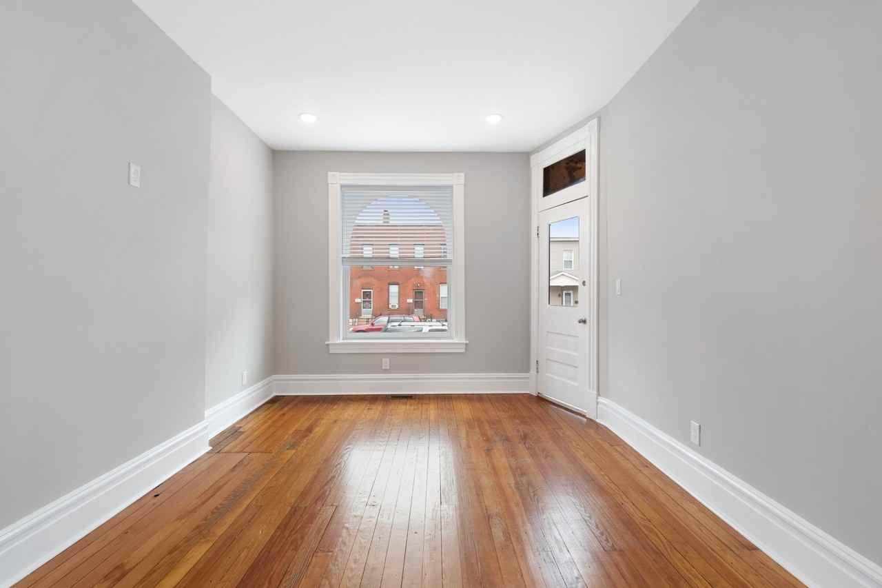 4250-4254 Swan Ave - Photo 3 of 8